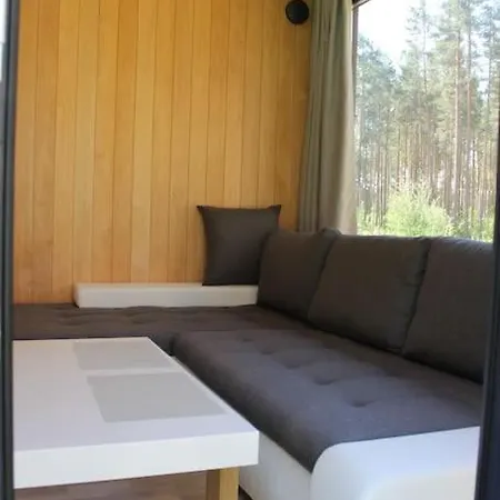 Minimaja Saunaga Vaatega Maennimetsale