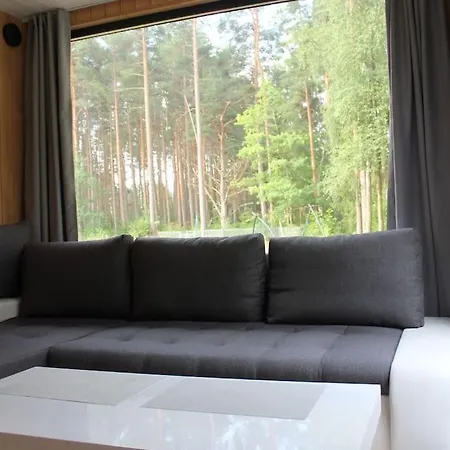 Minimaja Saunaga Vaatega Maennimetsale